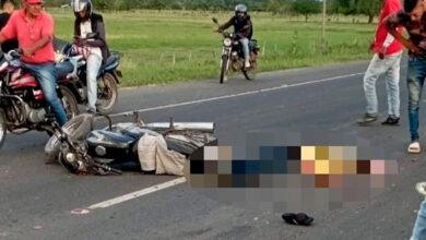 Photo of Iba en su moto y murió al ser arrollado por una tractomula en la vía Montería – Lorica