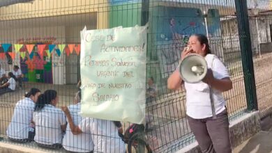 Photo of Por salario caído protestaron las madres comunitarias del CDI El Recuerdo en Montería