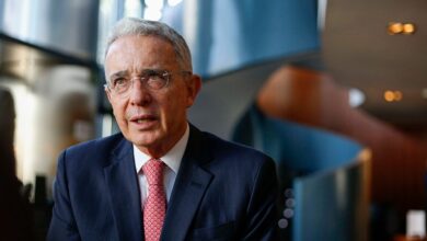 Photo of Álvaro Uribe va a juicio